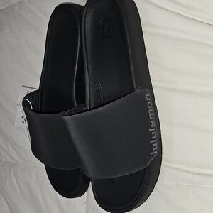 Lululemon Womens Restfeel Slides Sz 10. Black With Spellout! Nwts!!